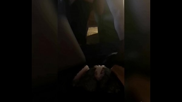 Caliente MJM. El marido se folla a su novia delante de su mujer. El coño de la esposa se moja, sus fantasías sucias sólo aturden la mente