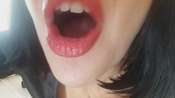 Cariño, tu madrastra no te deja ir a la escuela hoy... Te necesito demasiado...