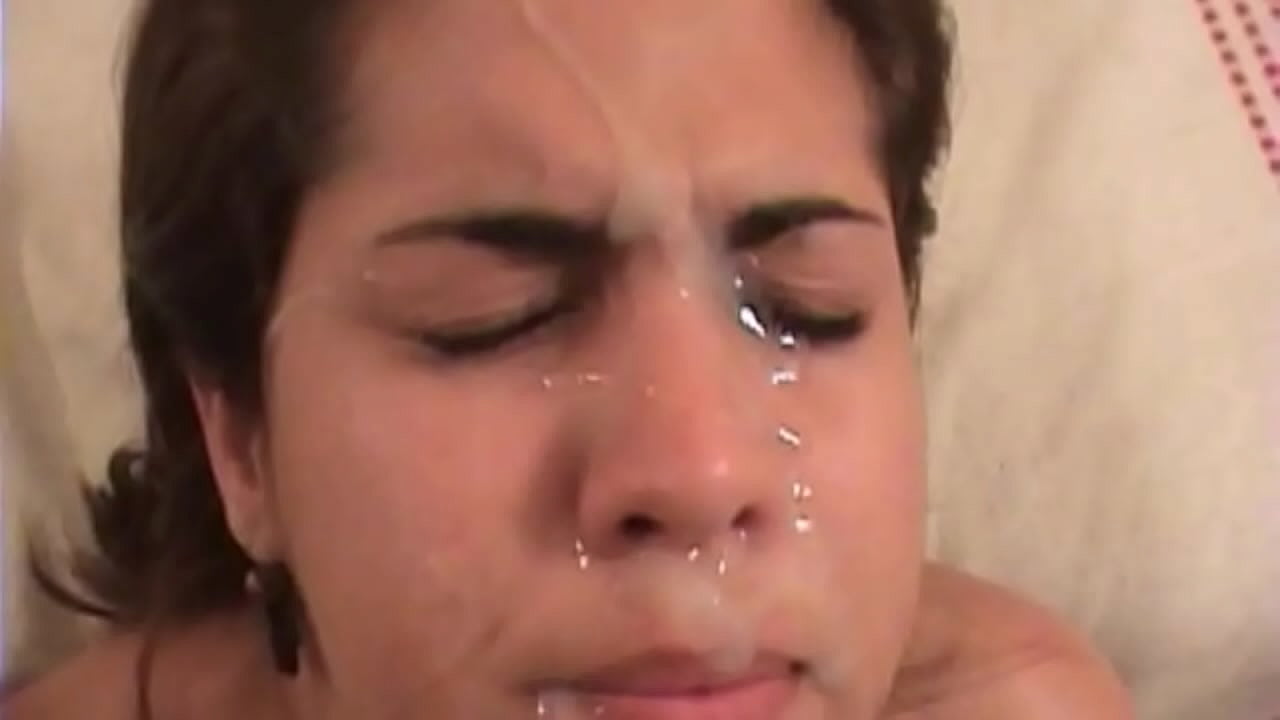 Hermosa morena latina tiene sexo duro